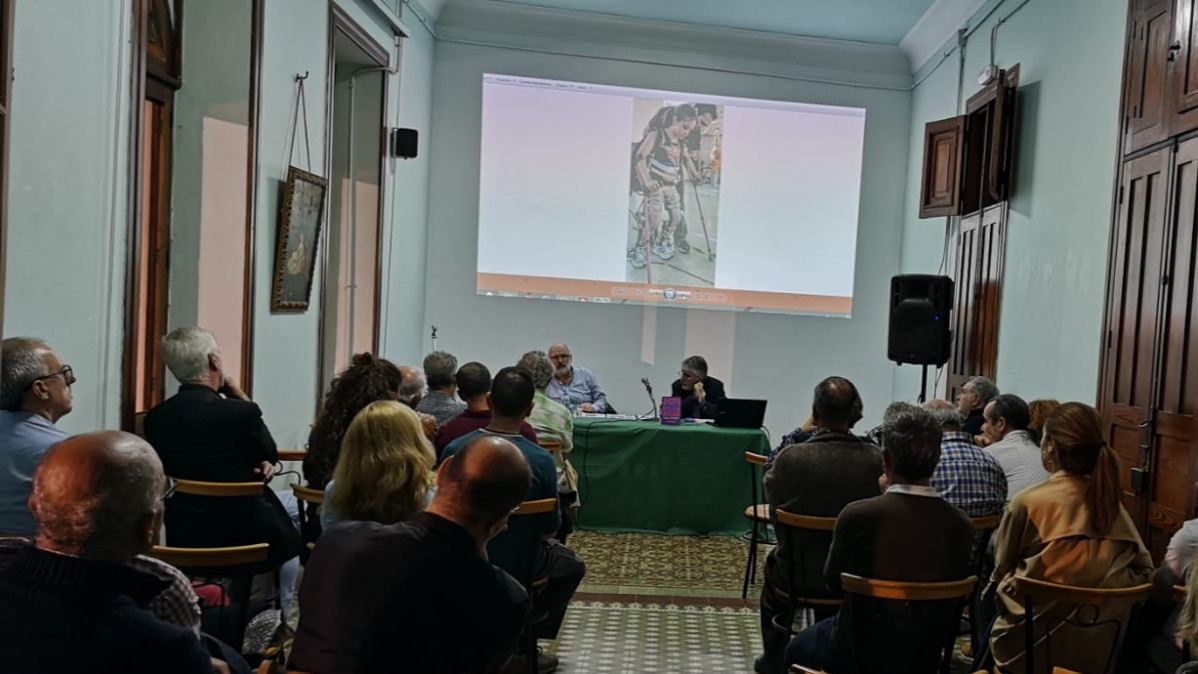 Sala del Casino de Gáldar, durante la presentación de Filosofía y Transhumanismo