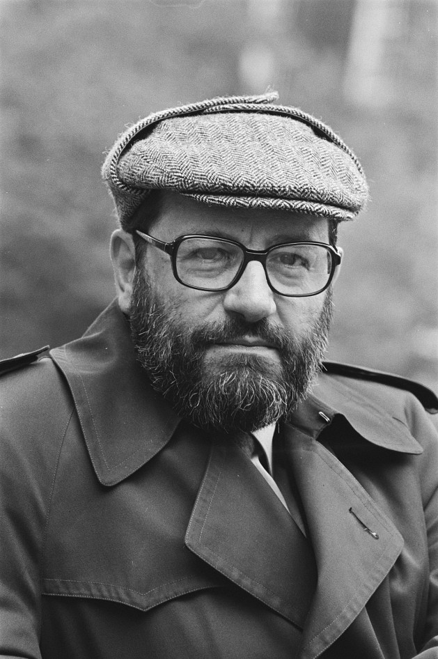 1200px Italiaanse schrijver Umberto Eco, portret